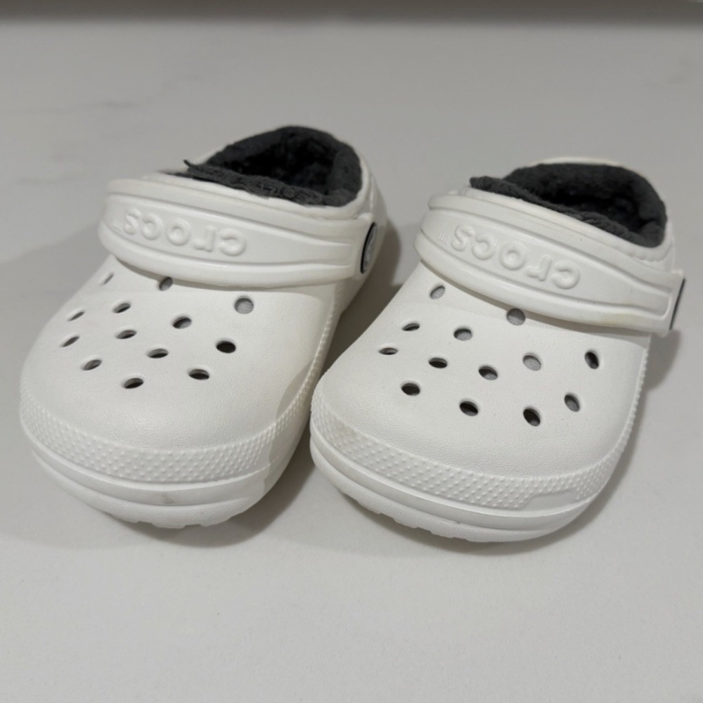 Crocs Shoes Toddlers Size C6 White Fuzzy Lined Classic Clog Slip On Warm Shoes